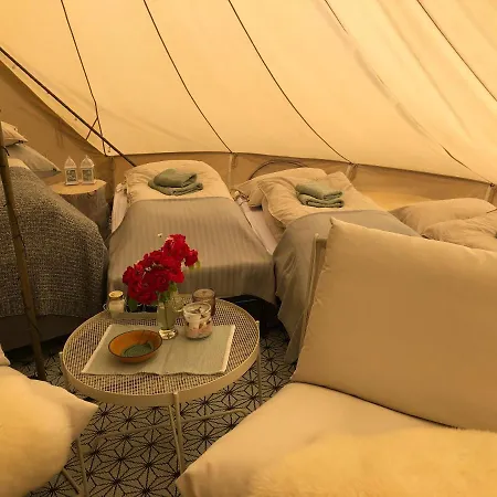 Glamping Meloy Luxury tent Meloyskagen