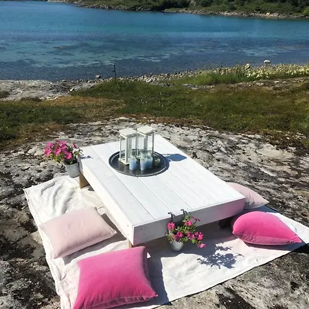 Glamping Meloy * Meloyskagen