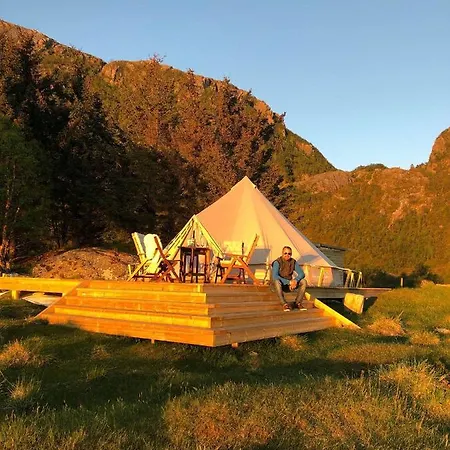 Glamping Meloy Luxury tent